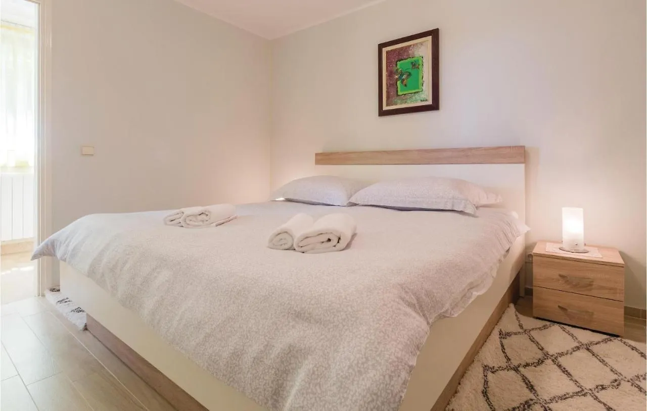 2 Bedroom Amazing Apartment In Kanfanar