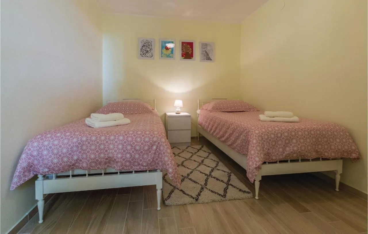 2 Bedroom Amazing Apartment In Kanfanar